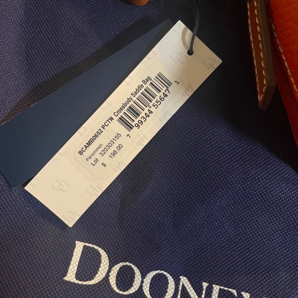 NEW WITH TAGS! DOONEY & BOURKE ALL LEATHER CROSSBODY BAG - Picture 7 of 7